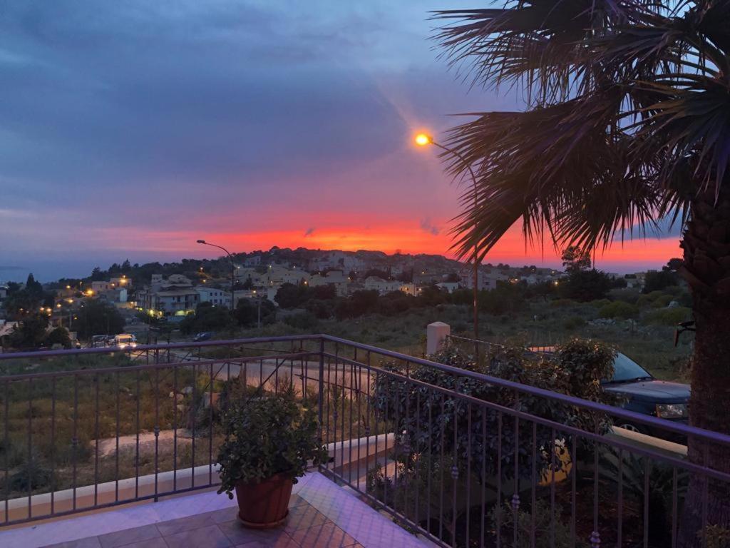 לינה וארוחת בוקר קוסטונאצ'י Raggi Di Sole מראה חיצוני תמונה
