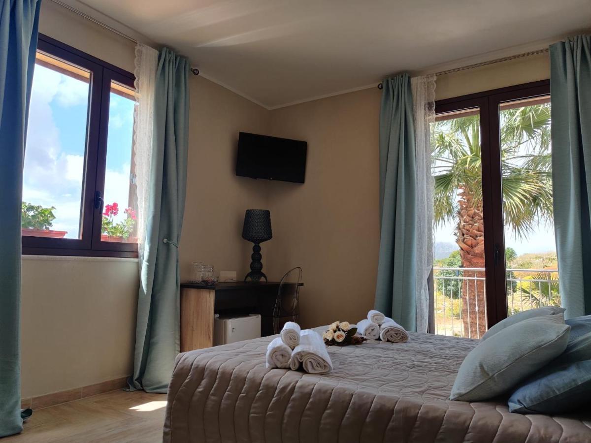 לינה וארוחת בוקר קוסטונאצ'י Raggi Di Sole מראה חיצוני תמונה