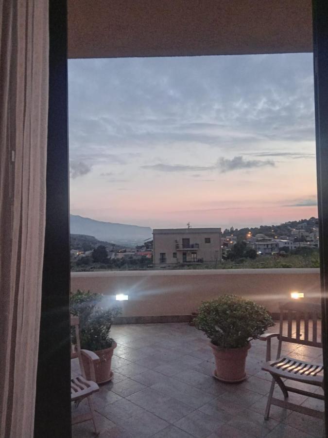 לינה וארוחת בוקר קוסטונאצ'י Raggi Di Sole מראה חיצוני תמונה